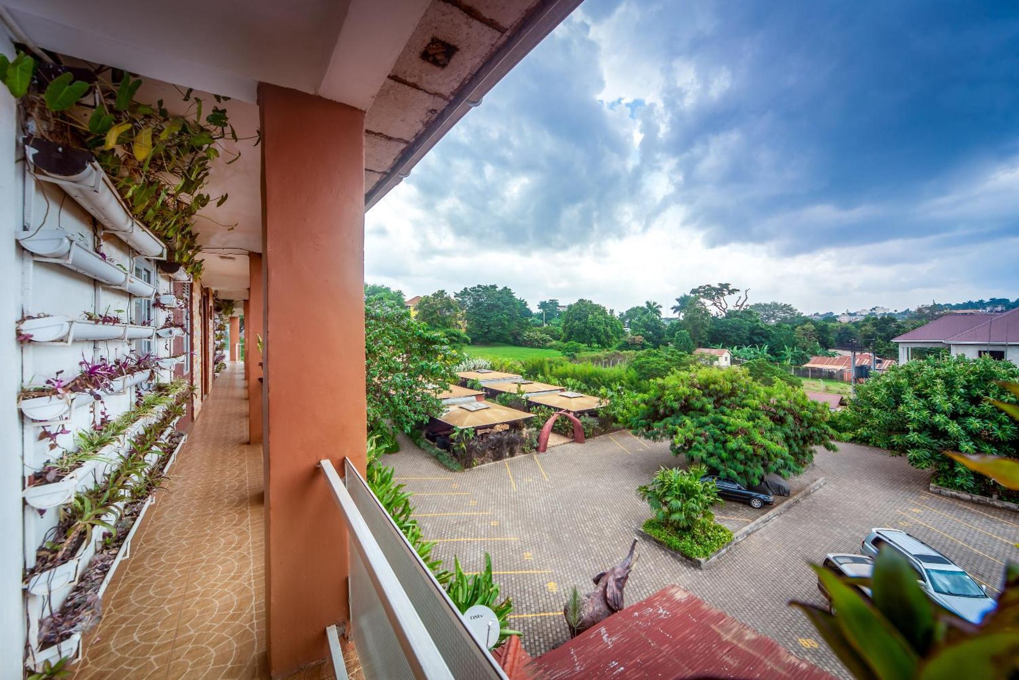 קמפאלה African Tribe Hotel מראה חיצוני תמונה